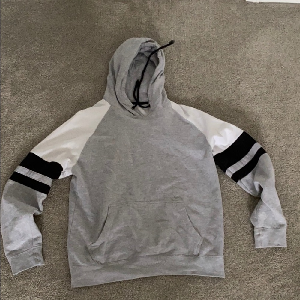 Oversized Gray and White Sweatshirt